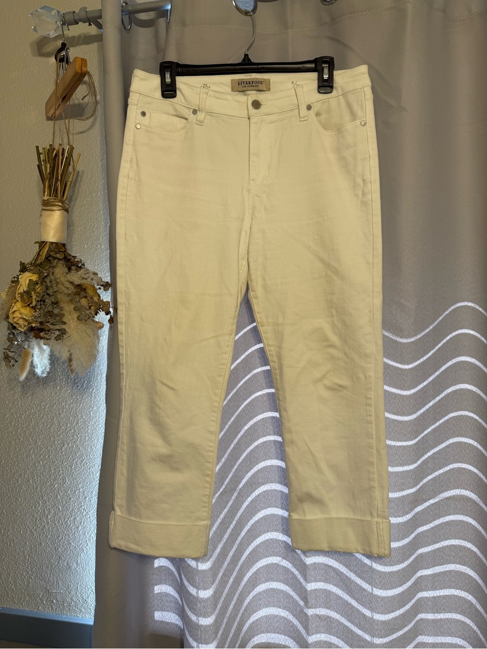 Liverpool White Crop Jeans with Classic Five-Pocket Style